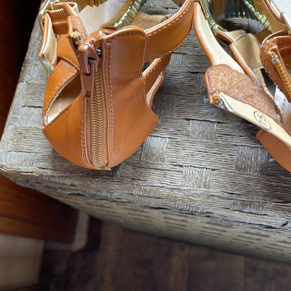 Sandals - Picture 5 of 11